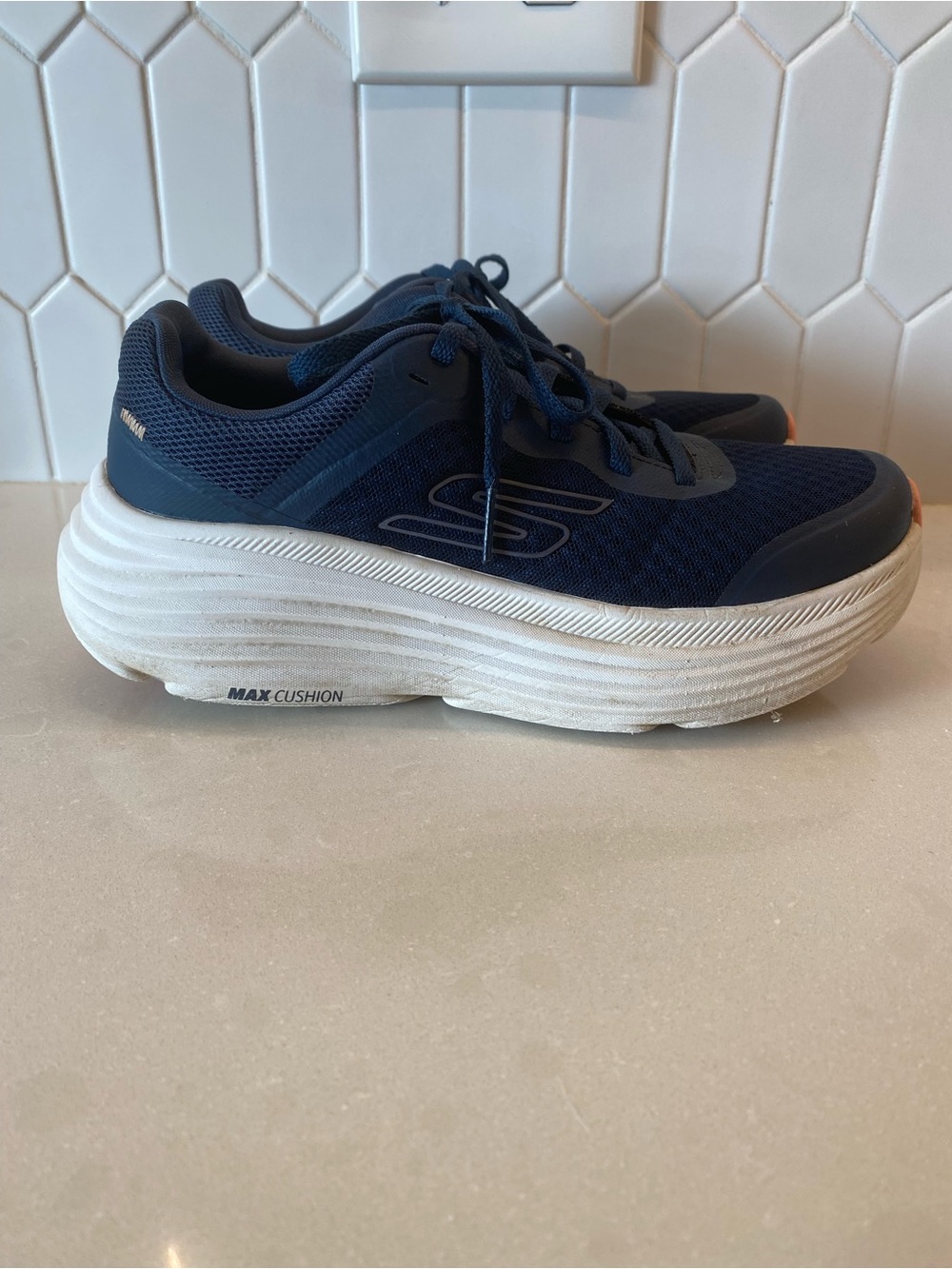 Skechers Women's Max Cushioning Endeavour Canova Running Shoes Sz 7.5 - Picture 3 of 7